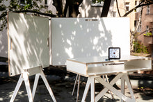 Laden Sie das Bild in den Galerie-Viewer, Der flexible Team-Tisch für kreatives Arbeiten + Rollen